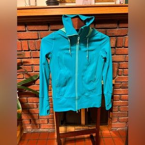 Gently used Lululemon hoodie size6